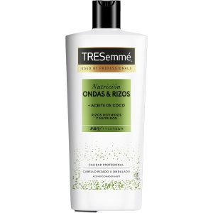 tresemme-acondicionador-nutricion-ondas-y-rizos-flawless-waves-botella-685-ml.jpg